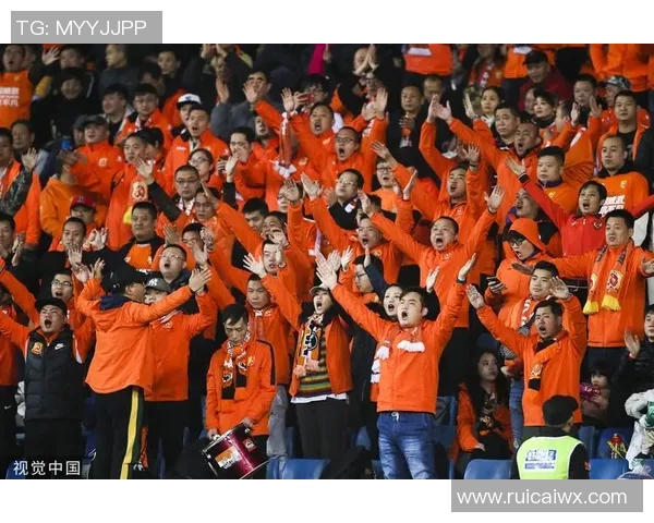 韩国足球明星精彩表演引发热潮球迷热情高涨共同见证足球魅力 韩国足球明星精彩表演引发热潮球迷热情高涨共同见证足球魅力