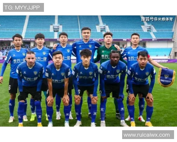 成都足球队荣登足球配合排行榜第五名展现团队实力与默契 成都足球队荣登足球配合排行榜第五名展现团队实力与默契