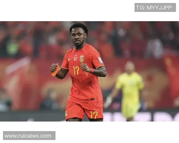 黑人足球明星的独特发型展示与时尚风格解析