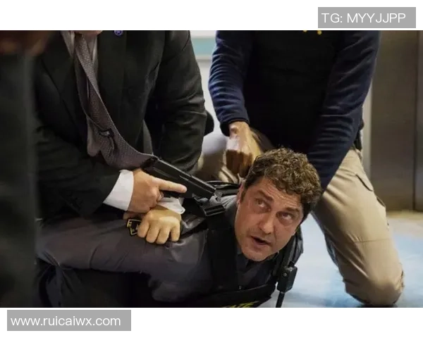 足球明星身边的保镖故事揭秘他们的安全与荣耀之路 足球明星身边的保镖故事揭秘他们的安全与荣耀之路